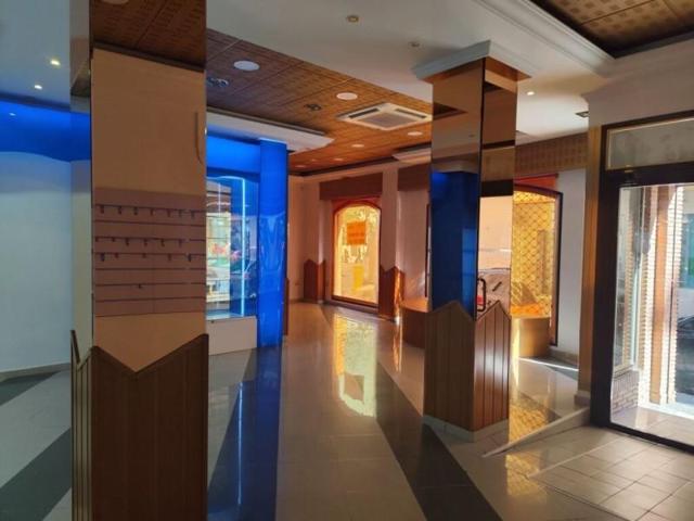 Local comercial en venta en Dúrcal photo 0