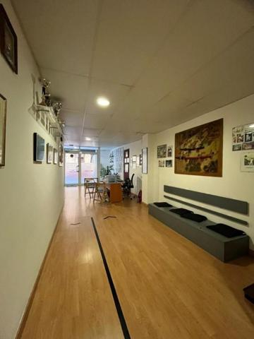 Local comercial en venta en Barcelona, El Camp de l´Arpa del Clot photo 0