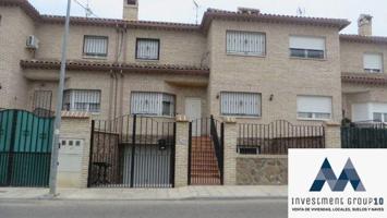 Chalet en venta en Yuncos, Calle de los Pradillos, 45210 photo 0