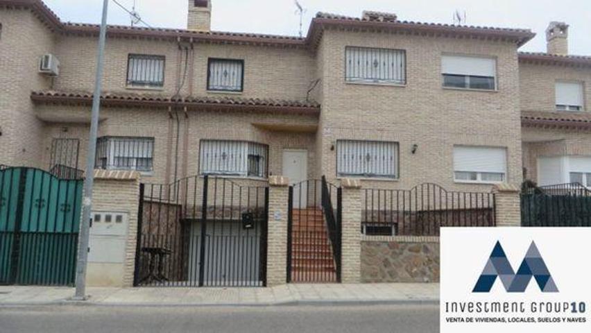 Chalet en venta en Yuncos, Calle de los Pradillos, 45210 photo 0