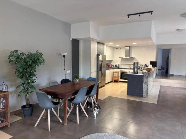 Adosada en venta en Valdeaveruelo, Sotolargo photo 0