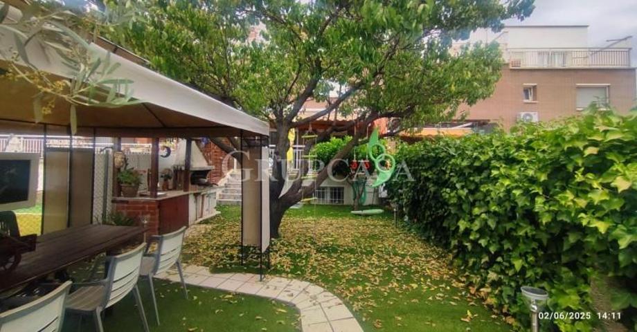 Adosada en venta en Rosselló, Cataluna photo 0