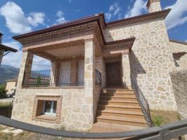 Chalet en venta en Navaluenga photo 0