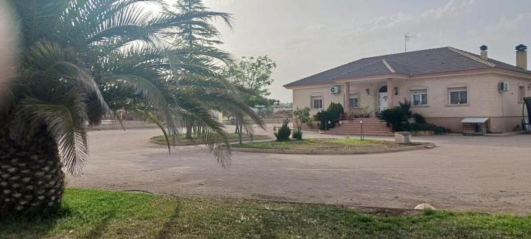 Casa en venta en Yecla photo 0