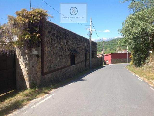 Chalet en venta en Candeleda photo 0