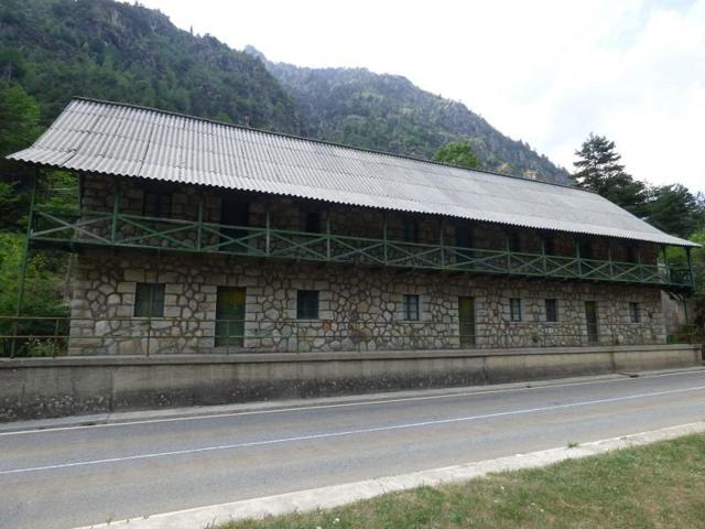 Edificio en venta en Bielsa photo 0