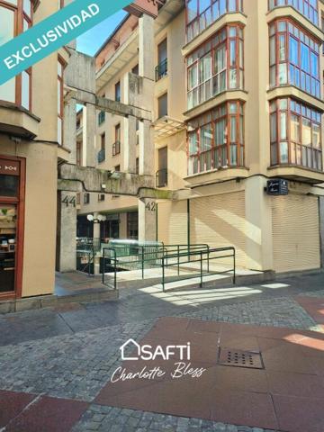 Local comercial en venta en Jaca photo 0