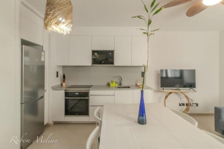 Piso en venta en Las Palmas de Gran Canaria, Alcaravaneras photo 0