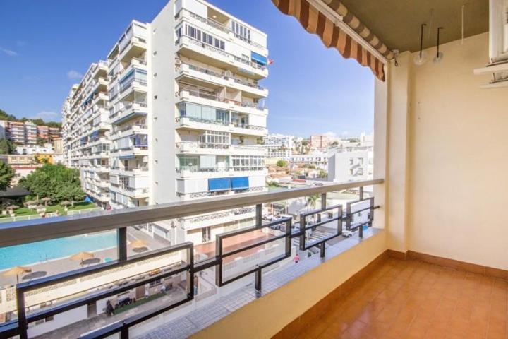 Apartamento en venta en Torremolinos, La Carihuela - Los Nidos photo 0