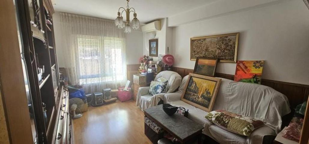 Piso en venta en Madrid, Calle Fuentesaúco, 28024 photo 0