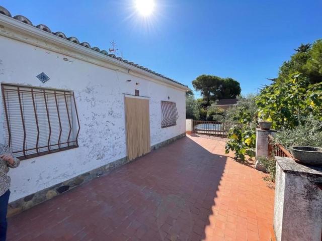 Casa con terreno en venta en Cáceres, Sur photo 0