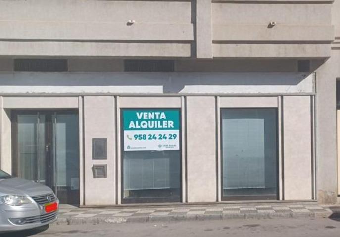 Local comercial en venta en Salobreña, Centro photo 0