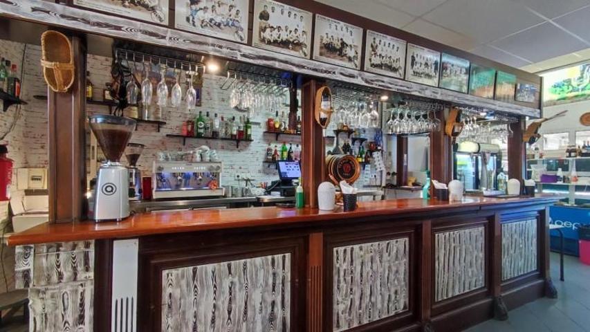 Local comercial en venta en Es Mercadal, Coves noves photo 0