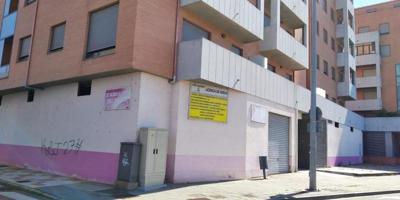 Local comercial en venta en León, Avenida Portugal, 24009 photo 0