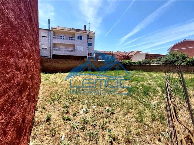 Terreno en venta en Villaquilambre, Calle El Salvador, 24193 photo 0