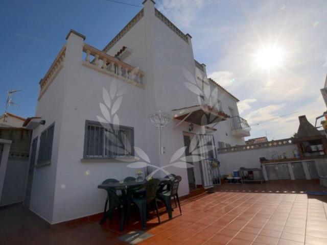 Casa en venta en Roses photo 0