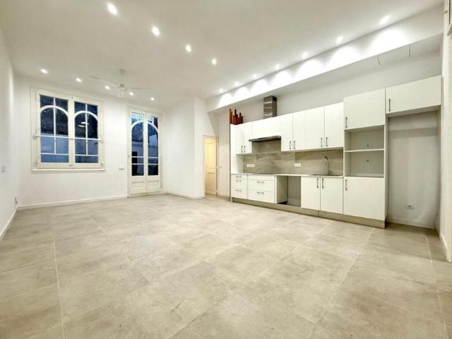 Casa en venta en Figueres photo 0