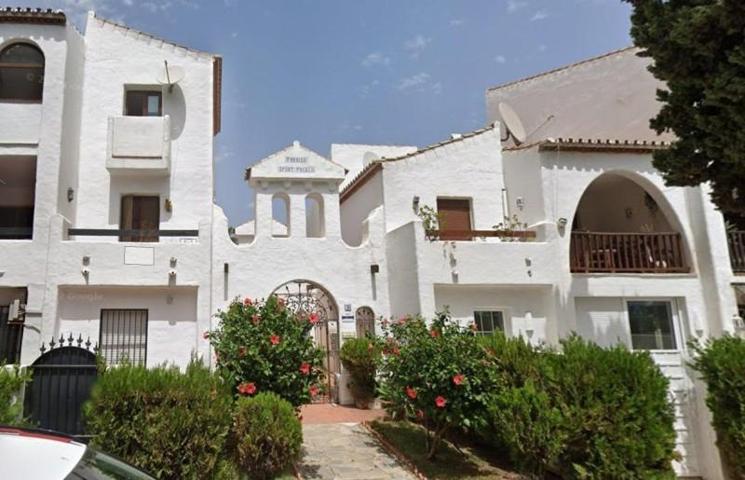 Piso en venta en Estepona, Estepona photo 0