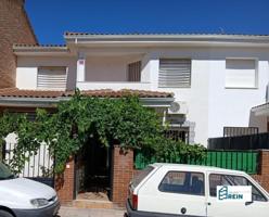 Adosada en venta en Esquivias, Plaza toros photo 0