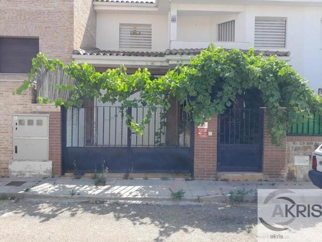 Chalet en venta en Esquivias, LA SAGRA photo 0