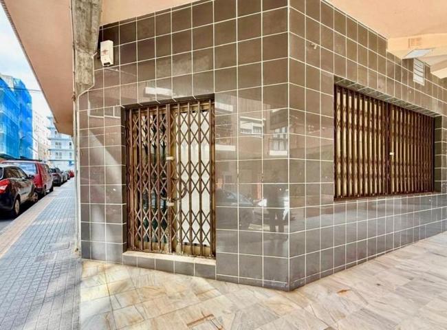 Local comercial en venta en Benidorm, Centro photo 0