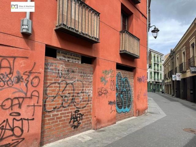 Local comercial en venta en León, Centro Histórico photo 0