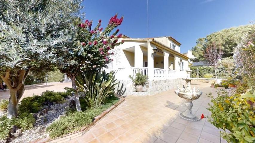 Chalet en venta en Chiva, Sierra Perenchiza photo 0