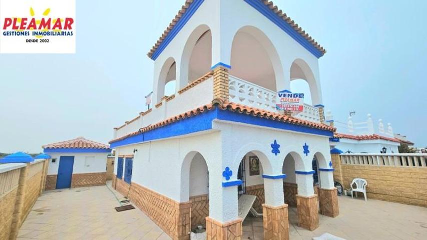 Casa con terreno en venta en Chipiona, Salinera photo 0