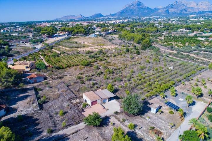Casa con terreno en venta en Alfaz del Pi, Alfáz del Pí photo 0