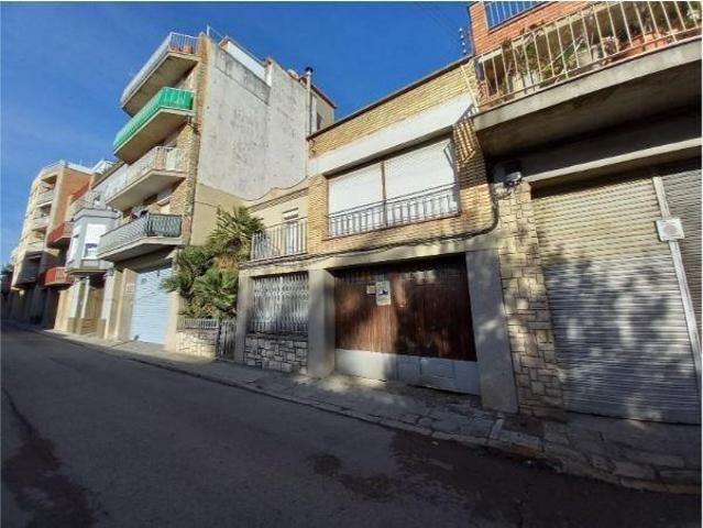 Casa en venta en Igualada, BARRI DEL ST. CRIST photo 0