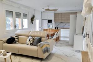 Casa en venta en Miami Platja photo 0