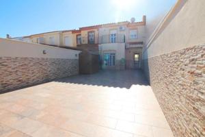 Adosada en venta en Jerez de la Frontera, Avda. Caballero Bonald - San José Obrero - Guadalc photo 0