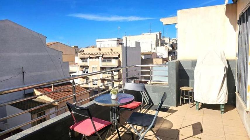 Apartamento en venta en Torrevieja, Centro photo 0