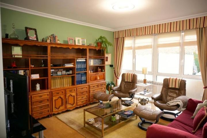 Piso en venta en Vitoria-Gasteiz, Lovaina photo 0