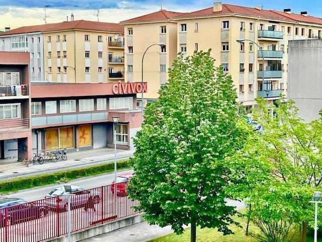 Piso en venta en Pamplona, Rochapea photo 0