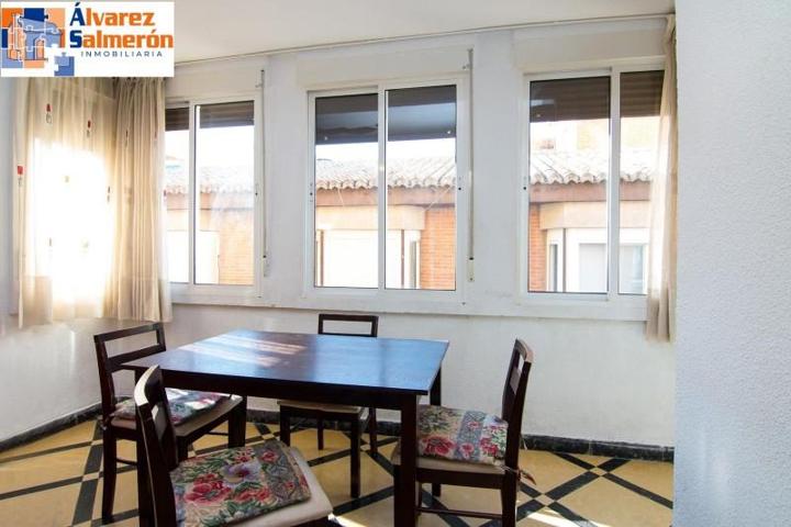 Piso en venta en Granada, Centro photo 0