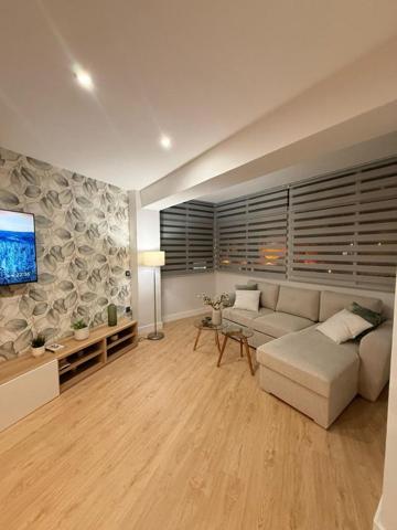 Apartamento en venta en Torremolinos, Centro photo 0