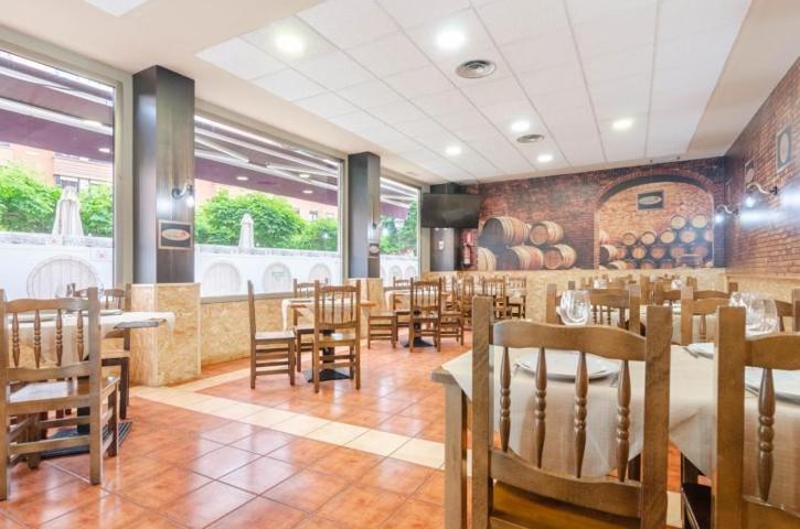 Local comercial en venta en Oviedo, Teatinos-Los Prados photo 0