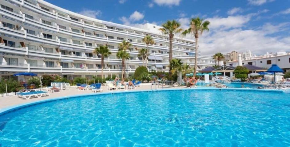 Apartamento en venta en Adeje, Puerto colon photo 0