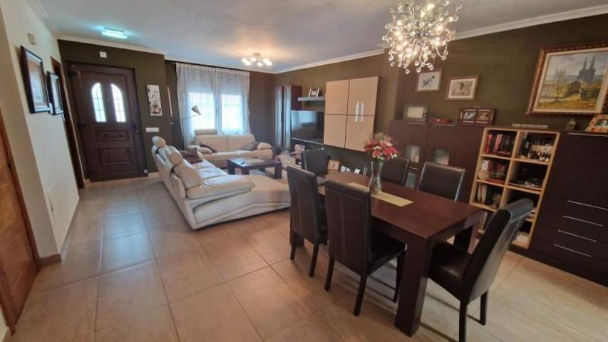 Adosada en venta en Sariegos, Sariegos photo 0