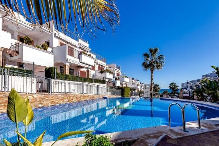 Bungalow en venta en Torrevieja, La Mata photo 0