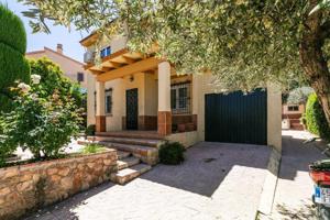 Chalet en venta en Monachil, Monachil photo 0