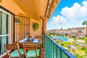 Apartamento en venta en Chiclana de la Frontera, 2ª pista de La Barrosa photo 0