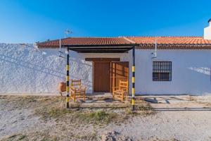 Chalet en venta en Baza, Baza photo 0