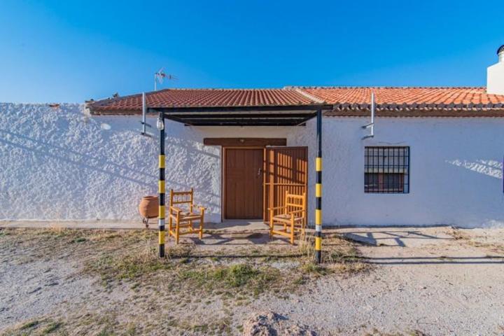 Chalet en venta en Baza, Baza photo 0
