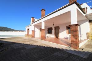 Casa con terreno en venta en Táliga, Taliga photo 0