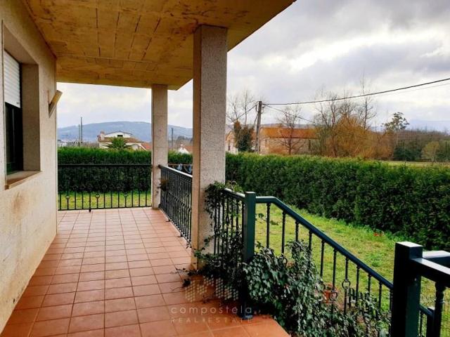 Casa en venta en Padrón photo 0