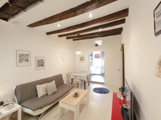 Piso en venta en Barcelona, Carrer de Montserrat, 08001 photo 0