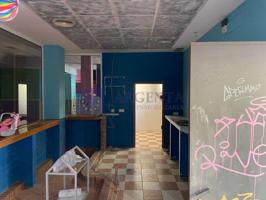 Local comercial en venta en Cáceres photo 0