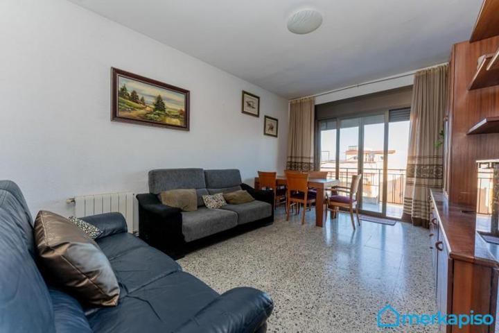 Piso en venta en Castelldefels, Els Canyars photo 0